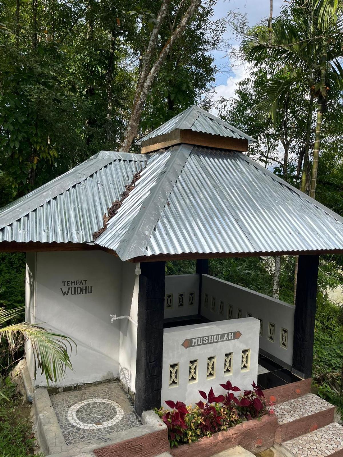 Asim Paris Guesthouse & Jungle Trekking Bukit Lawang Kültér fotó