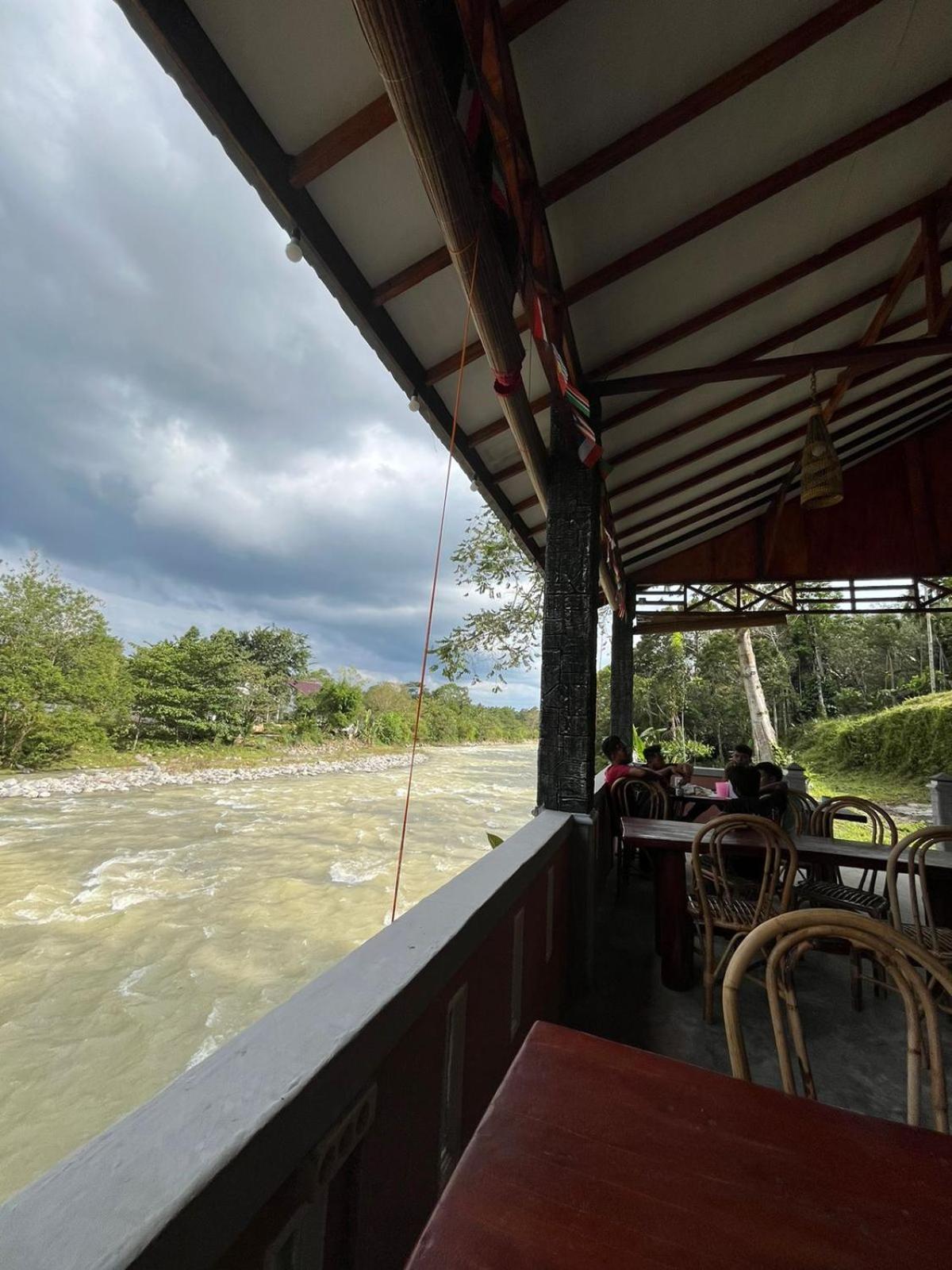 Asim Paris Guesthouse & Jungle Trekking Bukit Lawang Kültér fotó