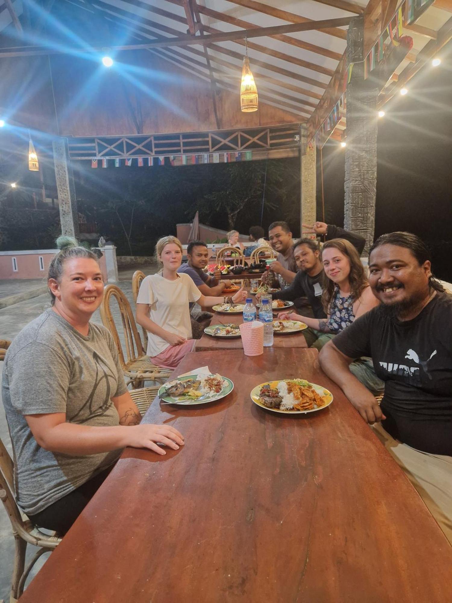 Asim Paris Guesthouse & Jungle Trekking Bukit Lawang Kültér fotó