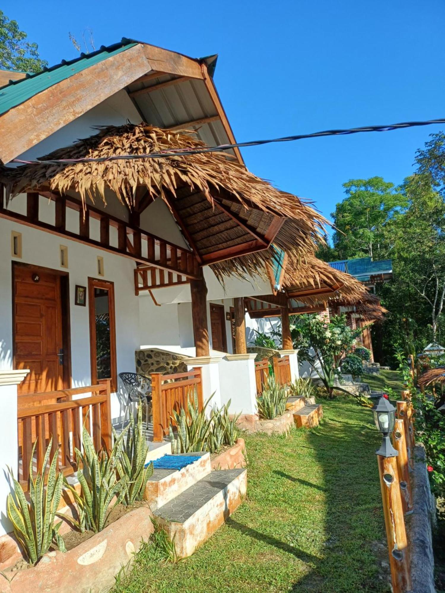 Asim Paris Guesthouse & Jungle Trekking Bukit Lawang Kültér fotó